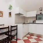 Ivka-omis By Guide Villa