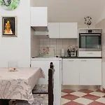 Villa Ivka-omis By Guide *
