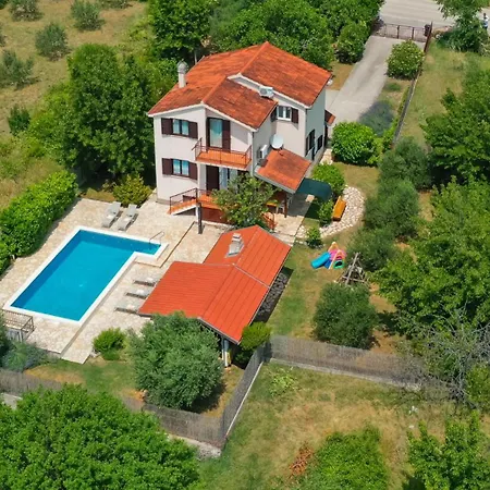 Ivka-omis By Guide וילה