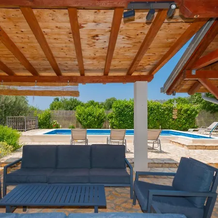 Villa Ivka-omis By Guide *