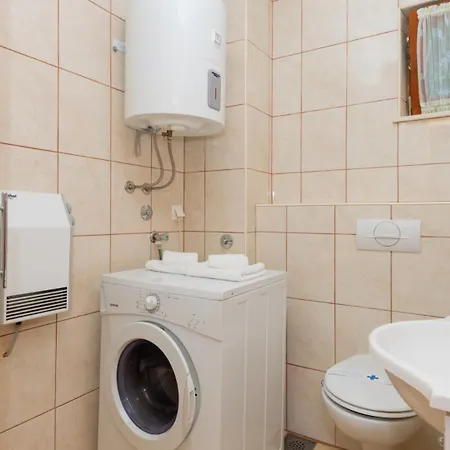 Ivka-omis By Guide וילה Katuni