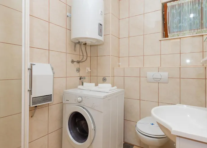 Ivka-omis By Guide וילה Katuni