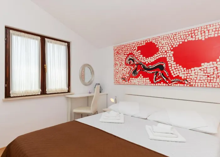 Ivka-omis By Guide * Katuni