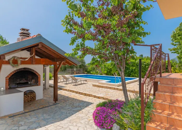 Ivka-omis By Guide Villa